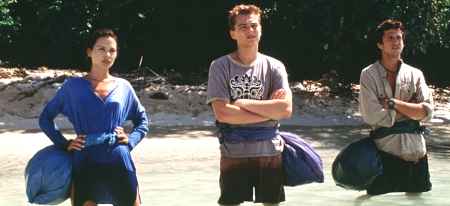 بازگشت به آغوش تمدن / نگاهی به فیلم ساحل The Beach