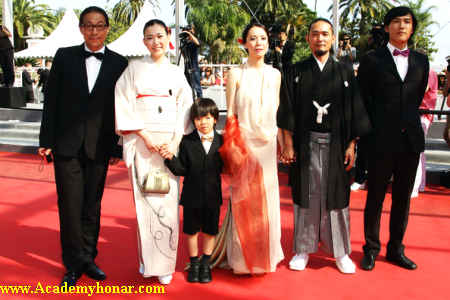 تتسویا اکیکاوا، هاکو اوشیما، توهتا کومیزو و تایگا کومیزو